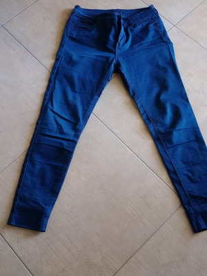 Παντελόνι γυναικείο μπλε στενό μεταχειρισμένο, μέγεθος S