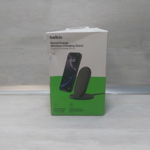 Belkin BoostCharge Wireless Charging Stand 15W Qi WIB006