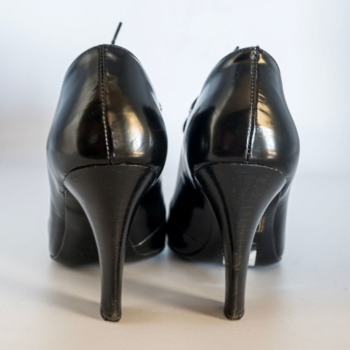 Fratelli Rossetti shoes used, black patent leather, heels size 37