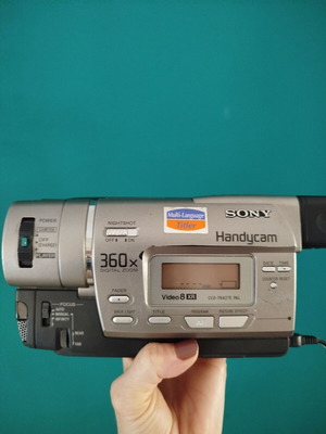 Sony Handycam Video 8 Hi8 vintage camcorder like new with charger and accessories