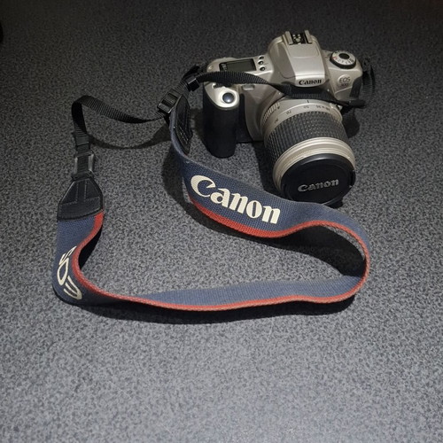 Canon EOS 300 Analog Camera like new with 28-90mm Lens and Sunpak Flash