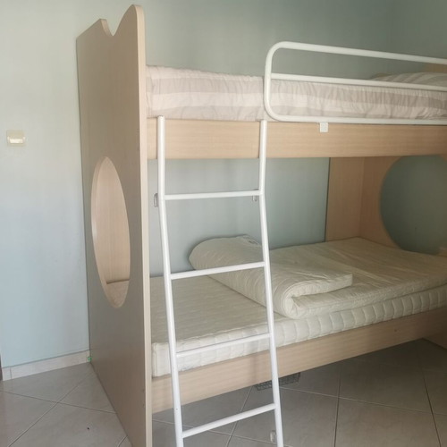 Bunk bed with 2 Coco-Mat mattresses like new, wooden