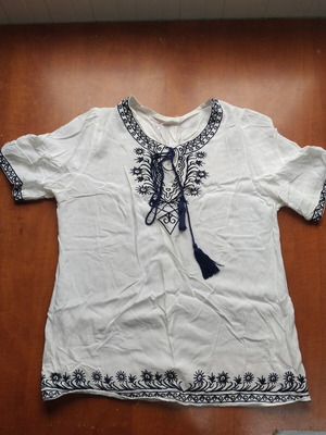 Blouse used, size M, black and white