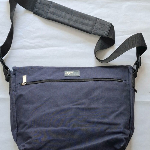 O’Neill blue messenger bag like new