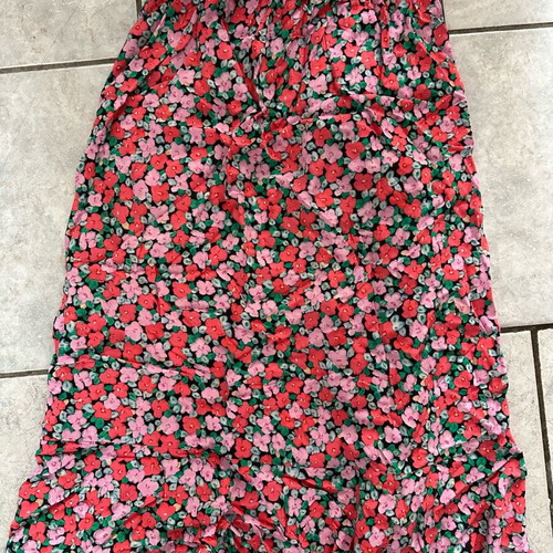 Bershka skirt like new, size XS, with side slit