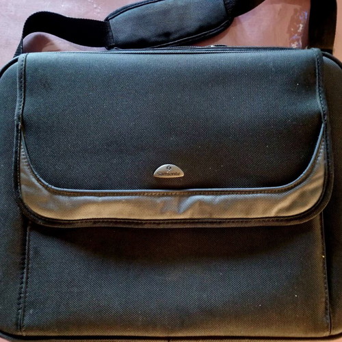 Samsonite laptop bag for 17-inch computer new, black