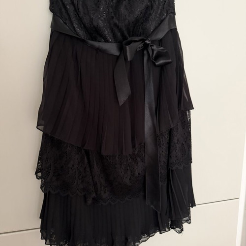Bershka black dress with ruffles and lace size L like new