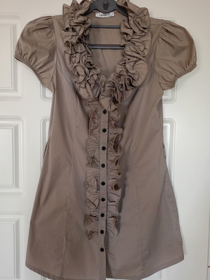 Gray ruffled shirt size S like new