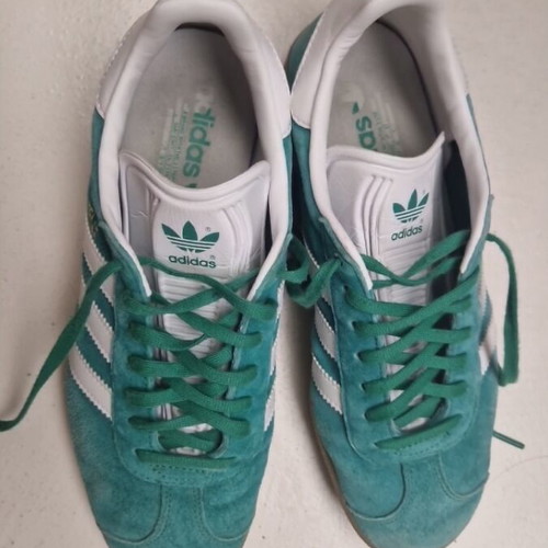 Adidas Gazelle green shoe like new, size 42