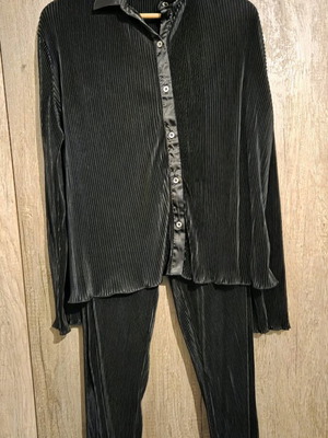 Lipsy London set pants and blouse like new, size M, black