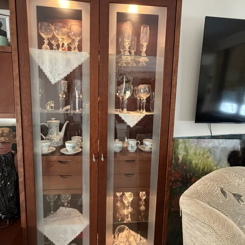 Living room unit cherry wood with illuminated display cabinet like new