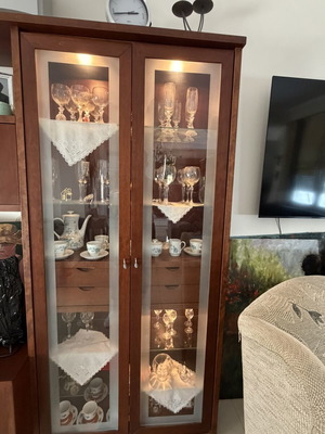 Living room unit cherry wood with illuminated display cabinet like new