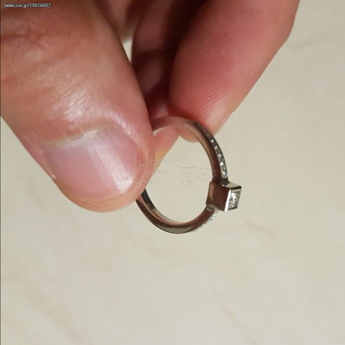 Ring new with certification, carats, special order square stone