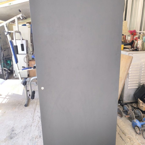 Central Floor Standing Rack Cabinet like new, 184x80x96 cm without CD ROM