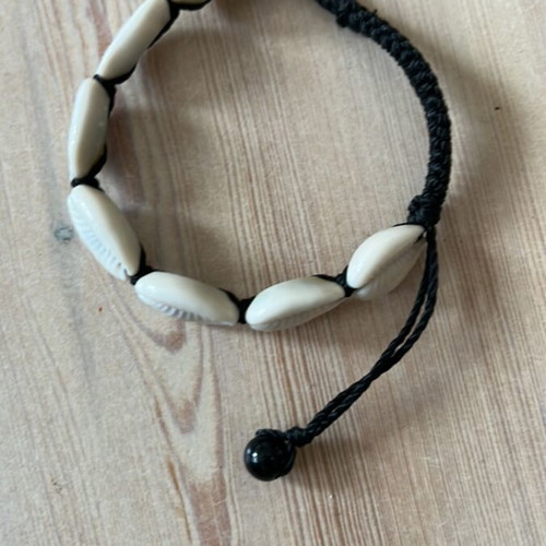 Men's bracelet with macrame closure like new