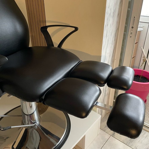 Hydraulic pedicure chair like new with wooden base and drawer