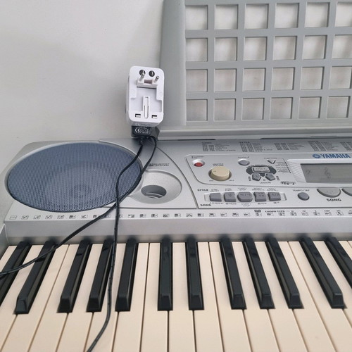 Yamaha Psr-275 portable digital music keyboard like new