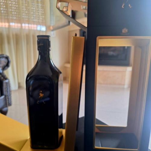 Johnnie Walker Black Label 100 Years of the Striding Man 750ml Full Set