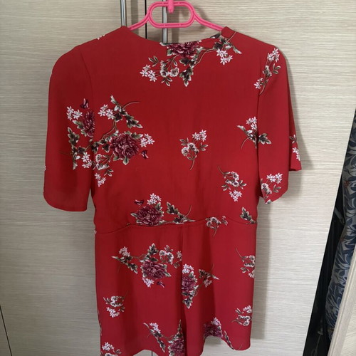 Parisian jumpsuit like new, medium size, red with lining and belt