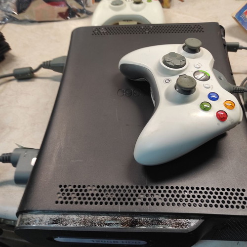 Xbox 360 Fat 120 GB HDD like new
