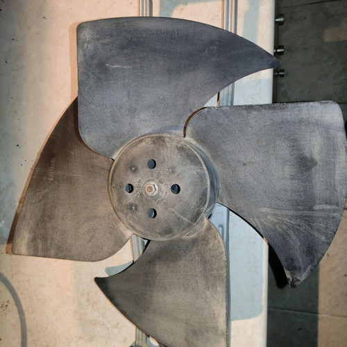 Fan with brushless motor used, powerful airflow