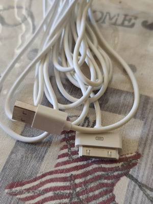 USB cable to Apple 30-pin like new