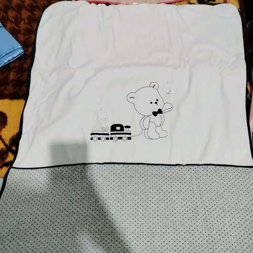 Baby blankets like new, pack of 30 for infants and babies