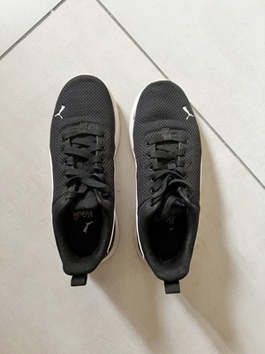 Puma women's athletic shoes like new size 38