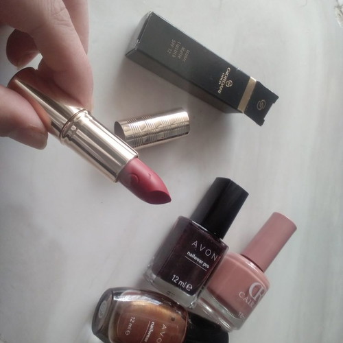 Giordani Gold lipstick bright red and 3 slightly used Avon nail polishes