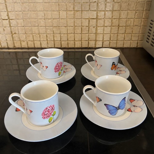 Coffee cup set with saucers, like new, 4 pieces