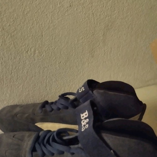 Women's athletic shoes used, size 38