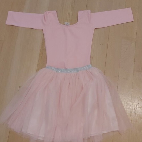 Kapola bodysuits and Zara skirts like new, set of 4 for ages 6-8