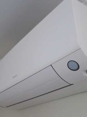 Daikin Perfera FTXM50A/RXM50A 18000 BTU like new with Wifi controller