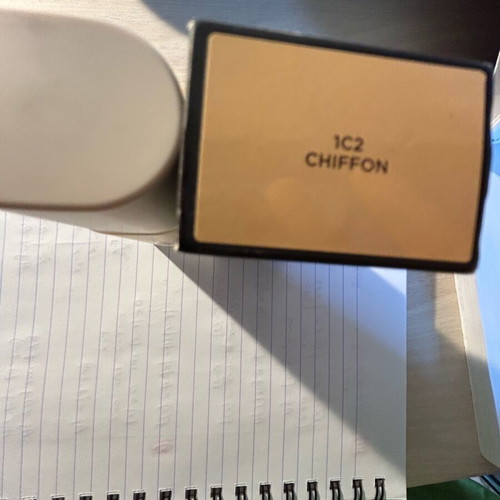Laura Mercier foundation new in shade chiffon 1C2