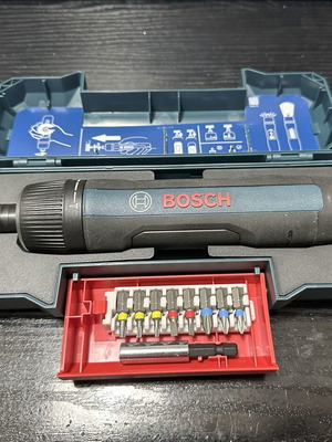 Bosch Go Gen 3 3.6V акумулаторна отвертка като нова с калъф и накрайници