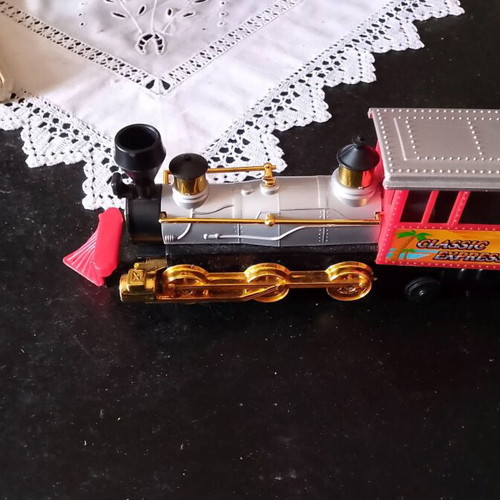 Toy train 2001 collectible like new
