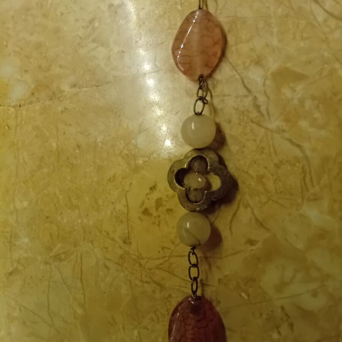 Long necklace with pink and beige stones, adjustable length