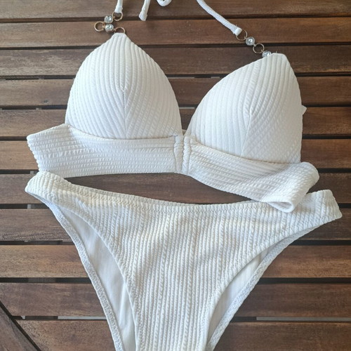 Women's swimwear like new, small/medium, 2 one-piece and 4 bikinis