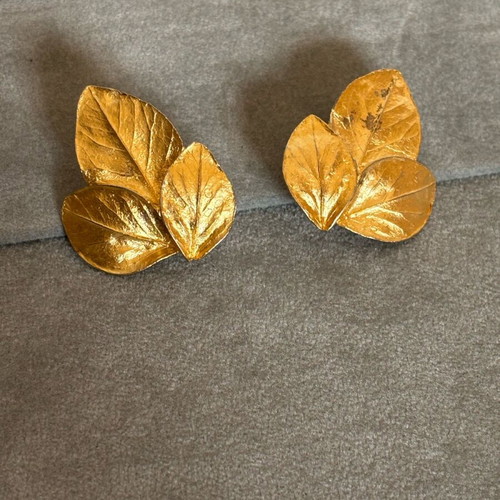 Trifari vintage clips earrings used, gold plated