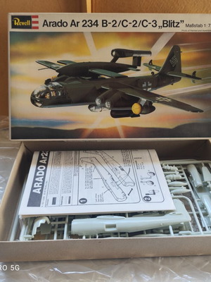 Revell Arado Ar 234 B-2/C-2/C-3 “Blitz” vintage model kit 1/72 scale