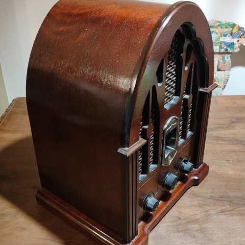 General Electric Cathedral radio used, wooden, FM - AM