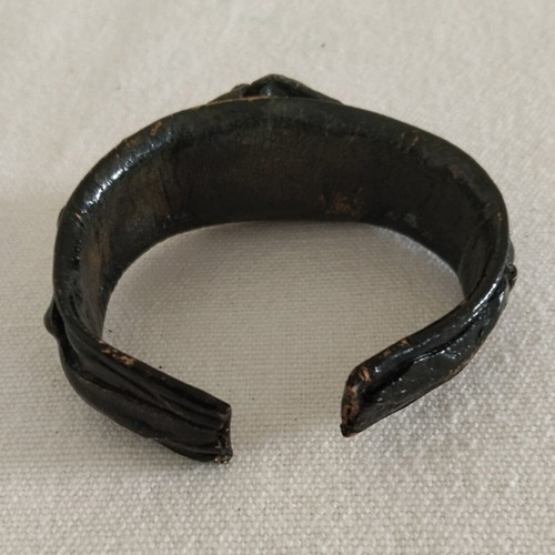 Vintage χειροποίητο δερμάτινο βραχιόλι cuff σαν καινούργιο, boho hippie style