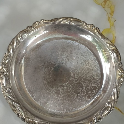 Decorative plates used, set