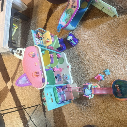 Gambia Dollhouse complete set like new with many toys