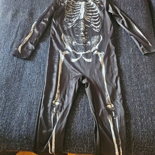 Skeleton costume like new, age 10-11