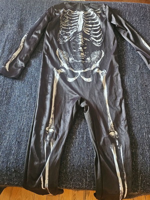 Skeleton costume like new, age 10-11