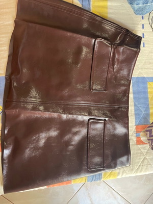 H&M skirt burgundy used