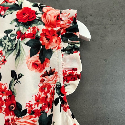 Paranoia floral women's blouse new, size small, white and red