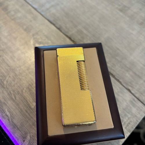 Dunhill lighter like new, fully functional