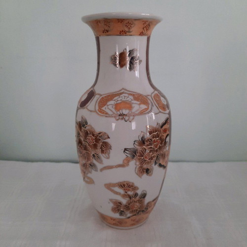 Satsuma vase made of Chinese porcelain like new
